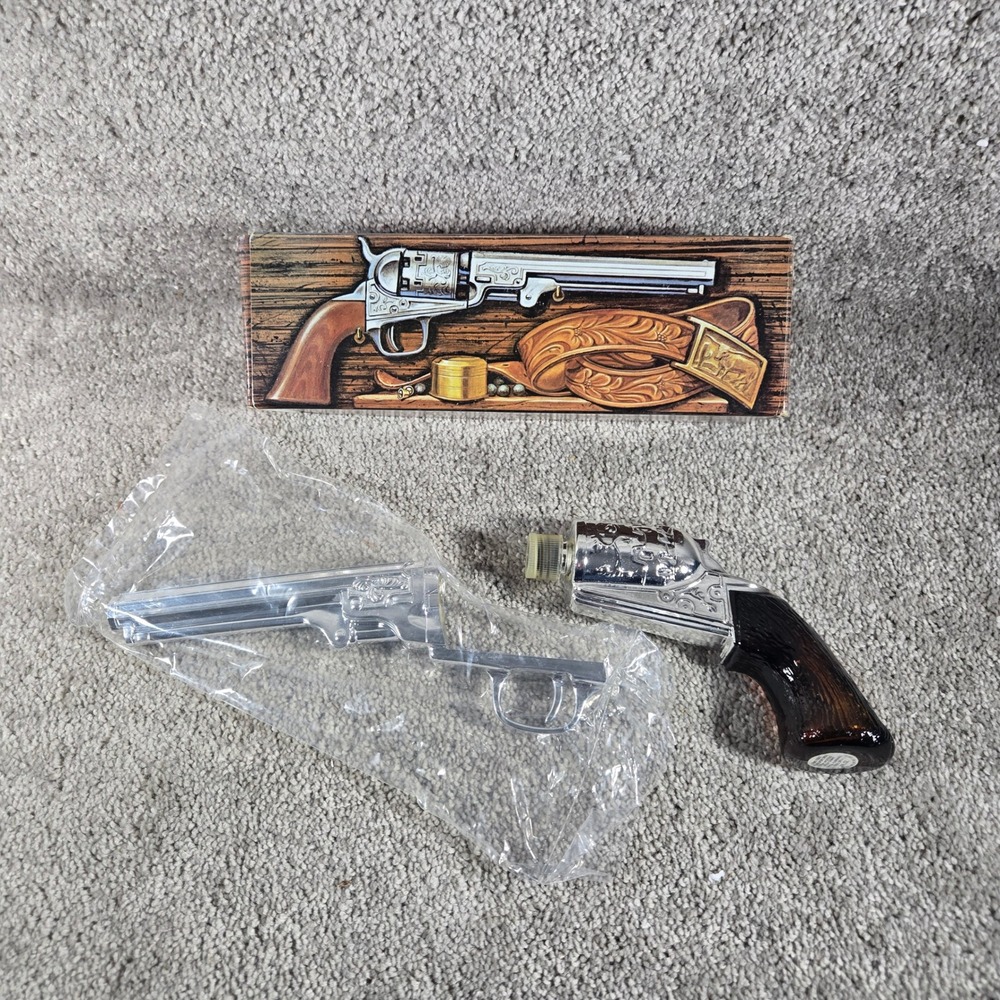 Avon Colt Revolver 1851 Deep Woods After Shave Decanter Vintage Mens 3oz Full